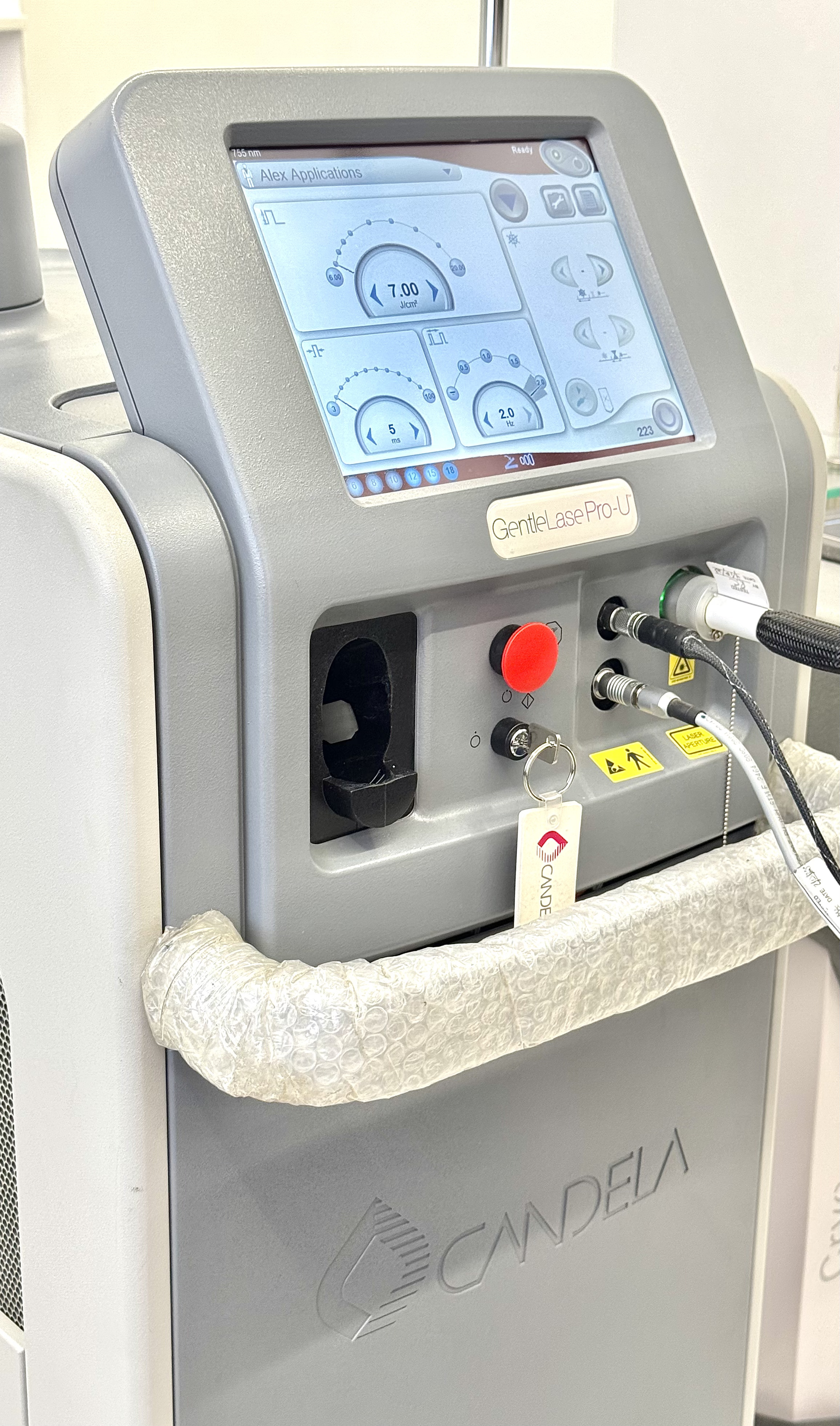 تخفیف ۵۰٪ لیزر موهای زائد - شعبه سعادت‌آباد